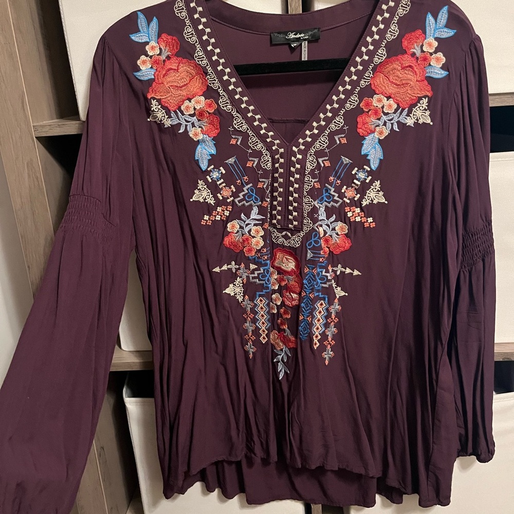 Andree by Unit top
